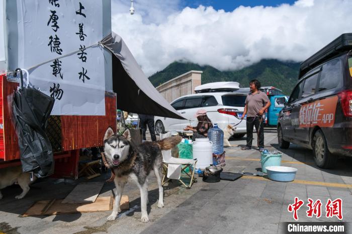 BT8博龍娛樂城:西藏林芝自駕營地裡的多元人生