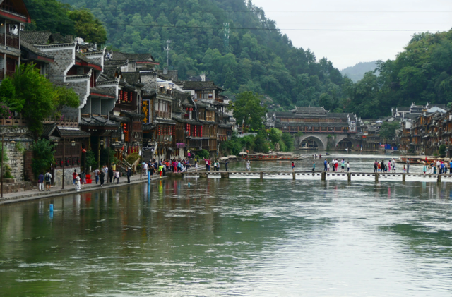{六合彩}(凤凰古城旅游攻略自由行三天)